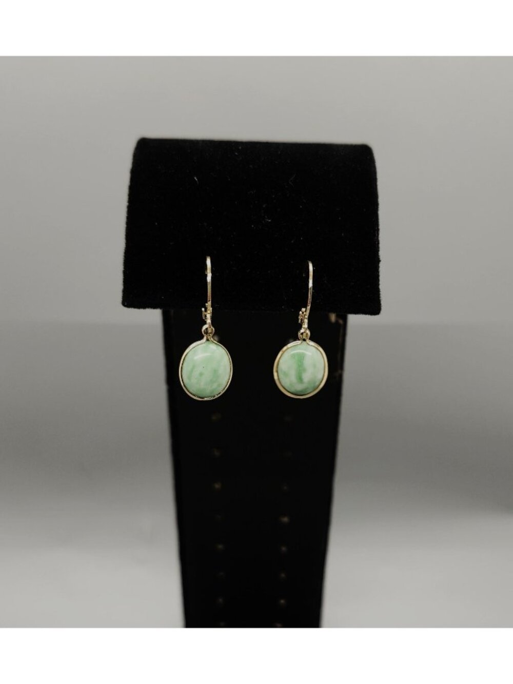 Green Jadeite Cabochon Leverback Dangle Earrings Gold Tone 1" Drop